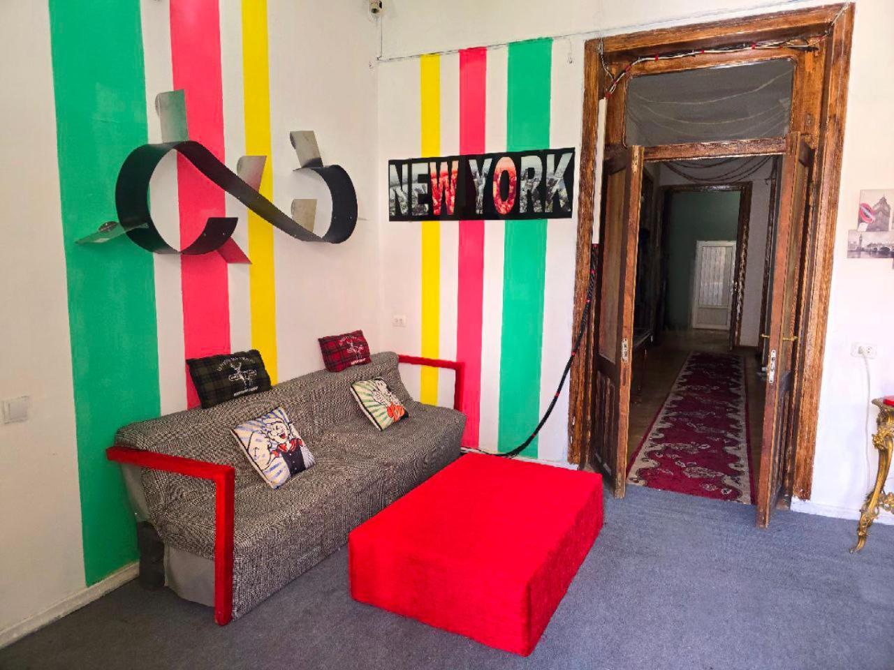 Colors Hostel Tbilisi Bagian luar foto