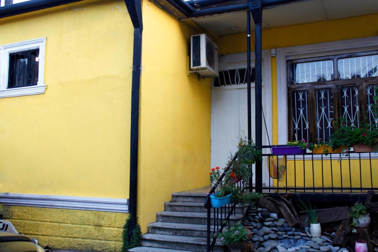 Colors Hostel Tbilisi Bagian luar foto