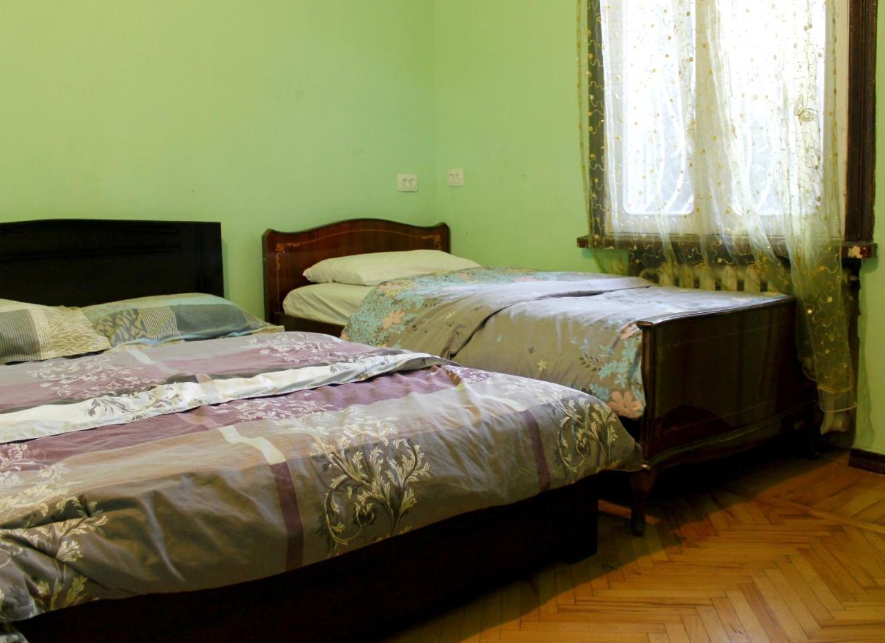 Colors Hostel Tbilisi Bagian luar foto